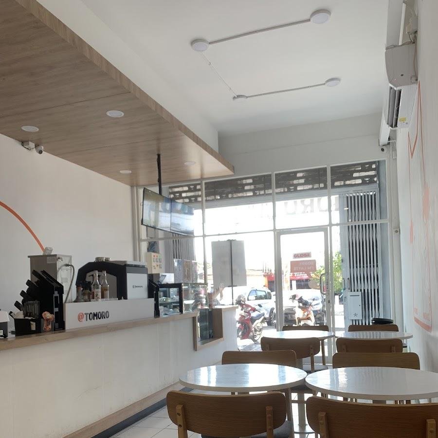 TOMORO COFFEE, Wiyung