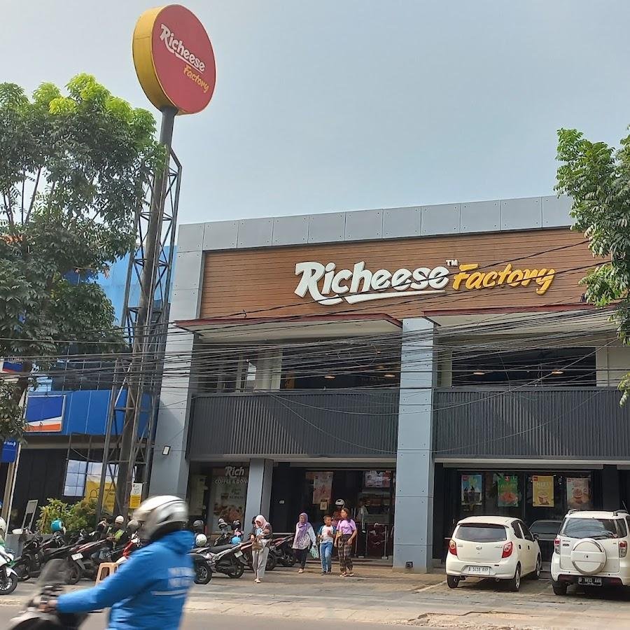 Richeese Factory, Buah Batu