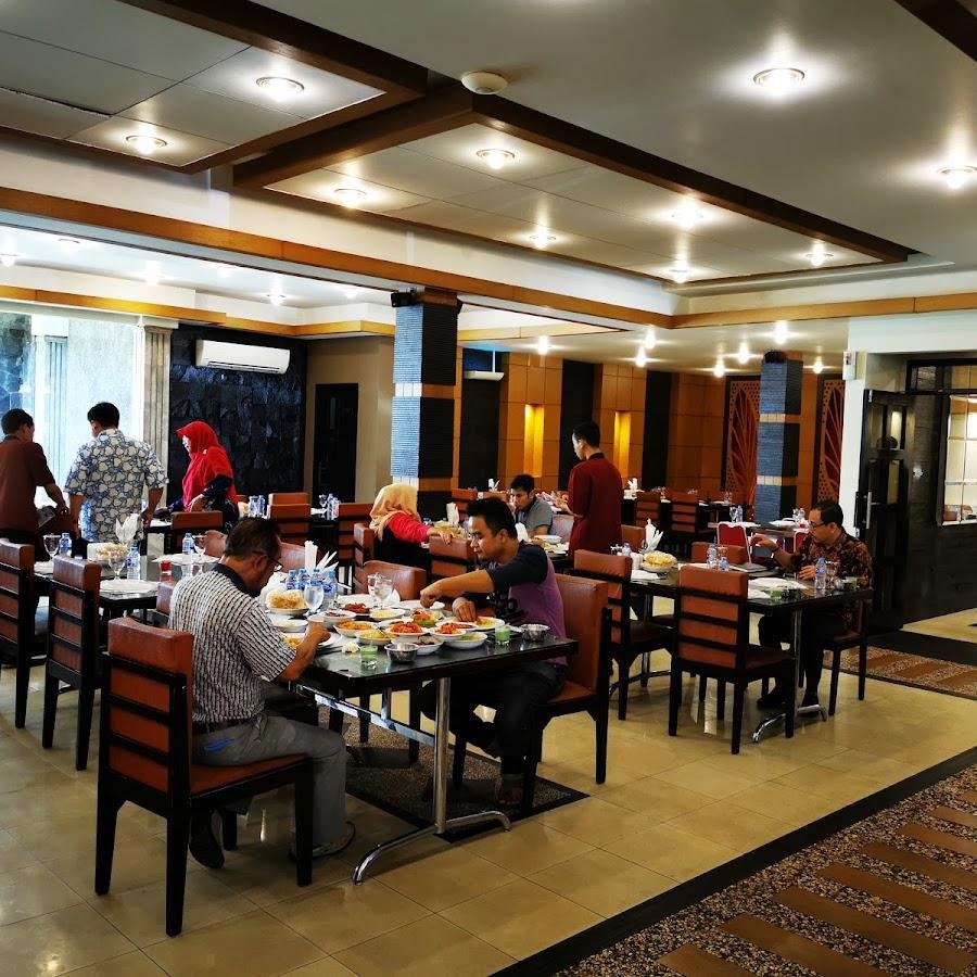 Pagi Sore, Cempaka Putih