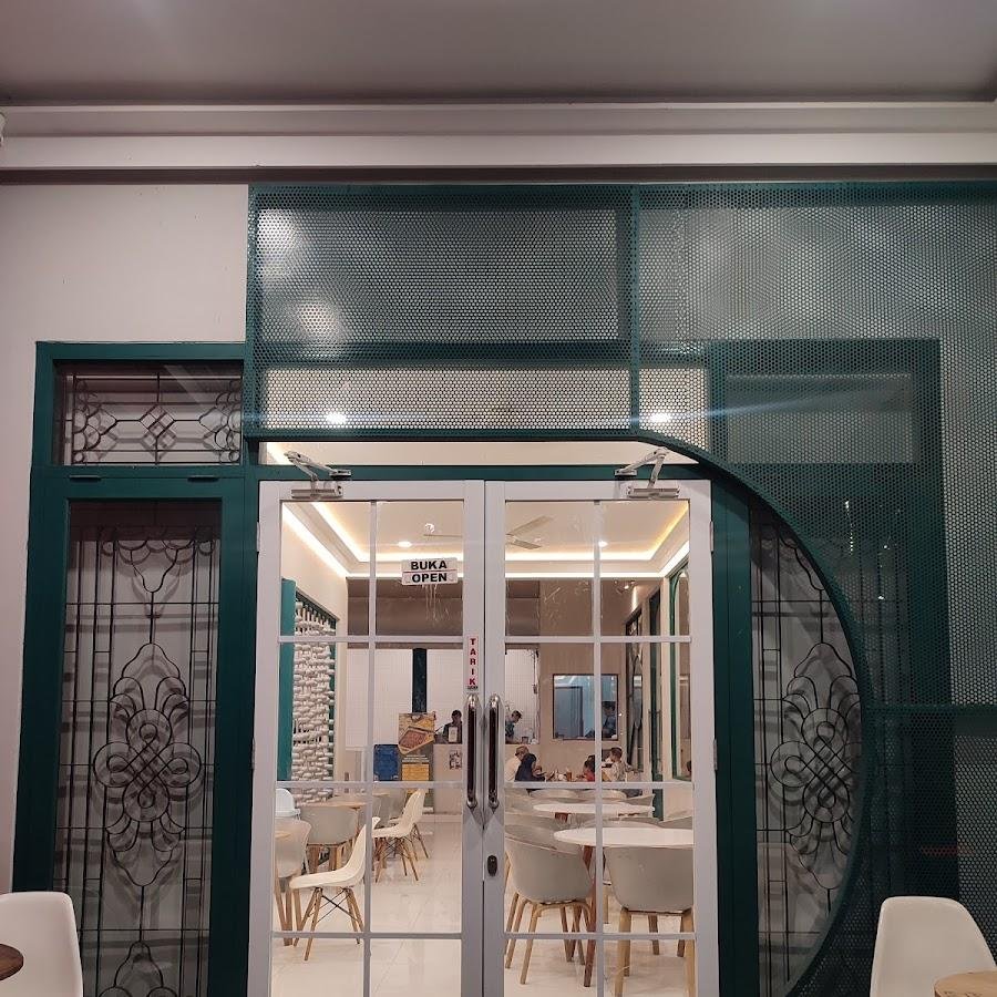 Gotri Resto, Ngagel Jaya