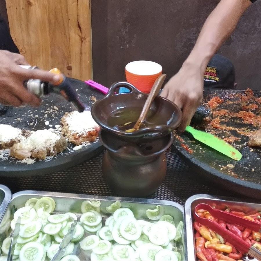Martabak Bandung 21, WR Supratman