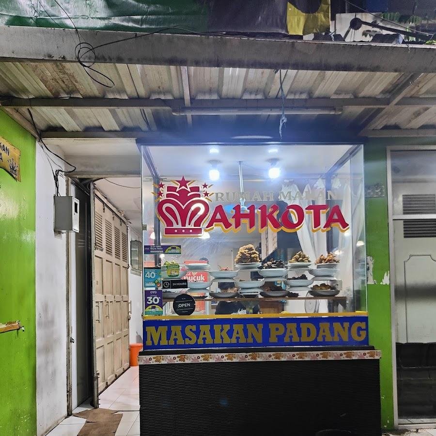 RM. Padang Mahkota, Telkom