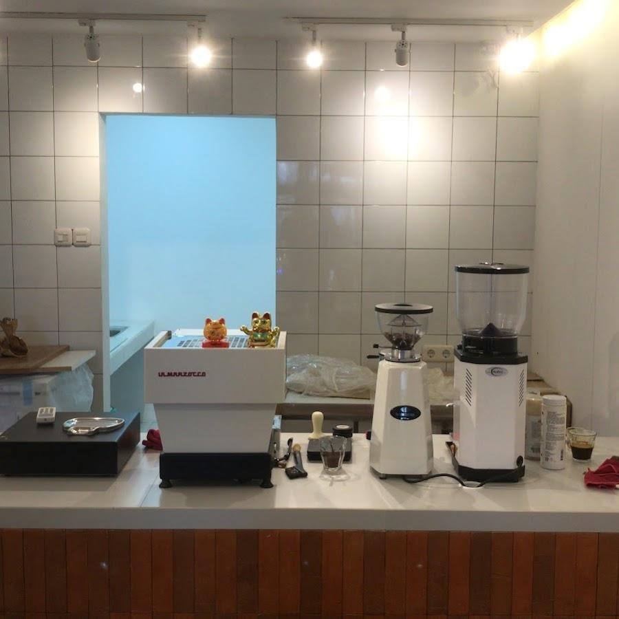Kopi Dr Ells Coffee Roaster, Otista