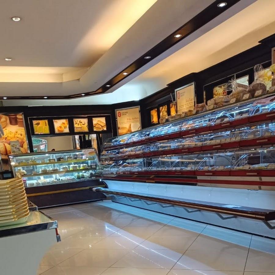 Holland Bakery, Galuh Mas