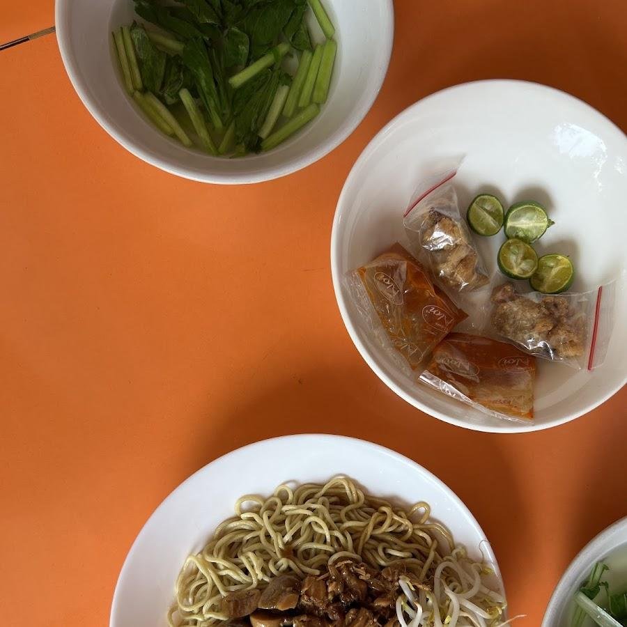 Bakmi Aloi, Dharmawangsa