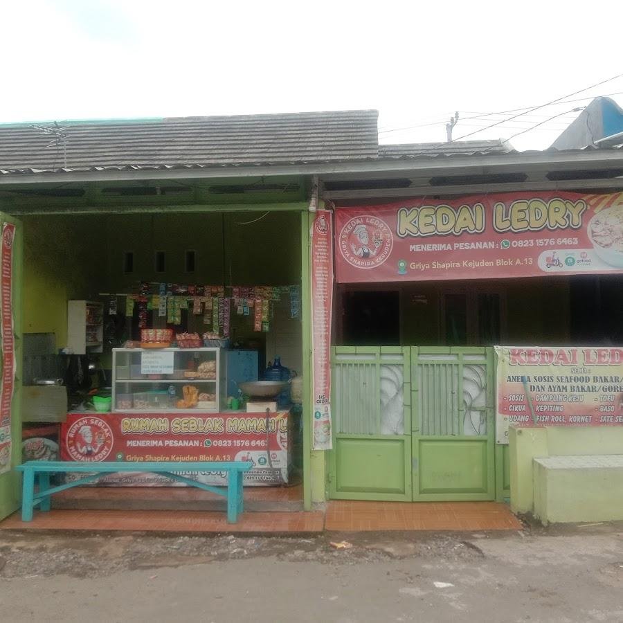 Seblak Mamah Ledry, Gapura Griya Saphira