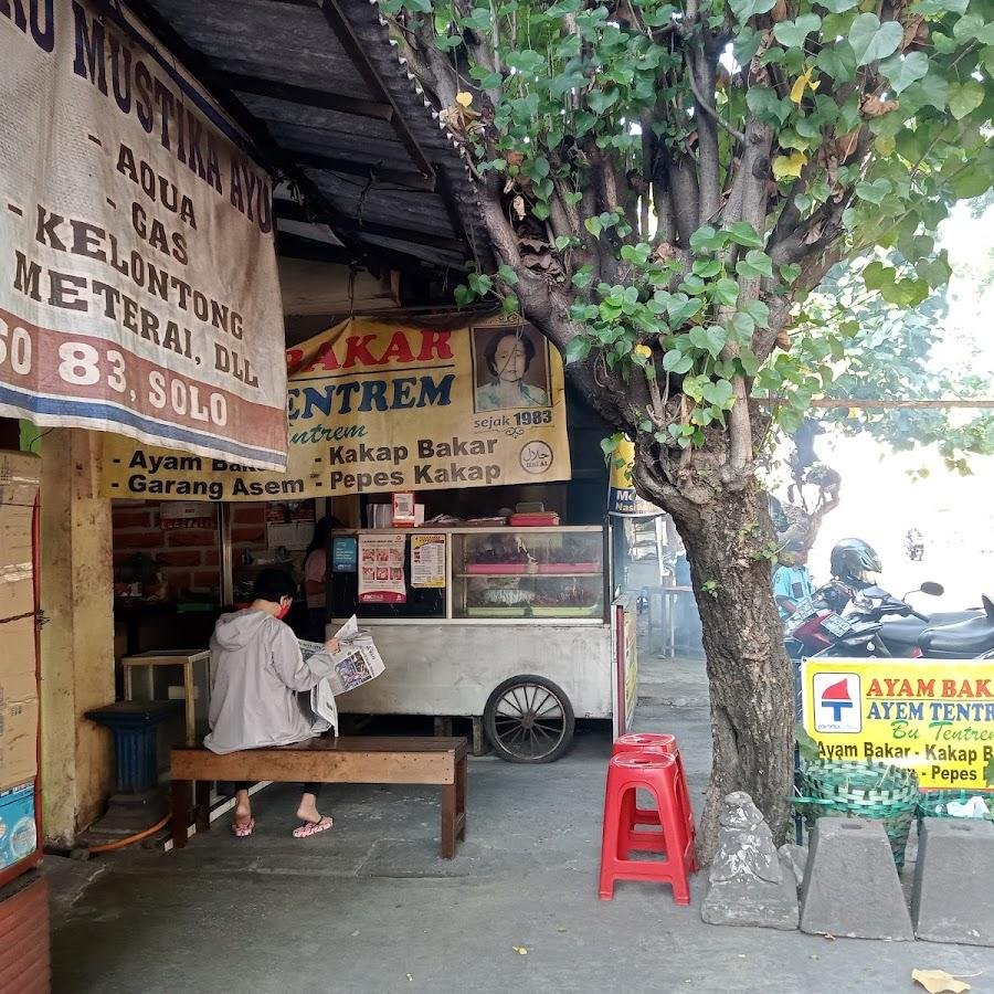 Ayam Bakar Ayem Tentrem Bu Tentrem, Honggowongso