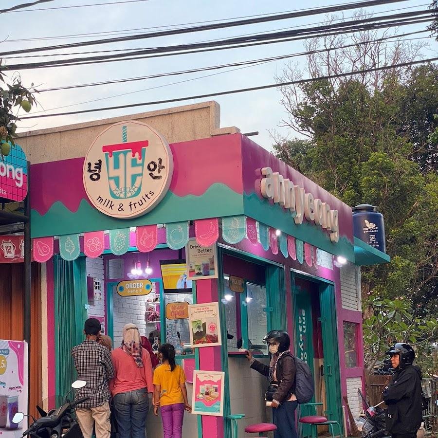 Annyeong Milk & Fruits, Ujungberung