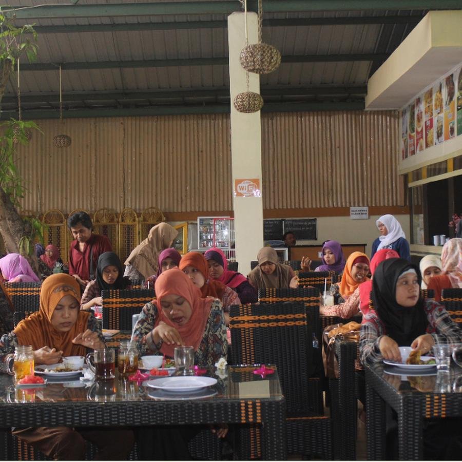 RM Intan Jatibarang Spesial Ayam Kampung, Karanglo Jatibarang