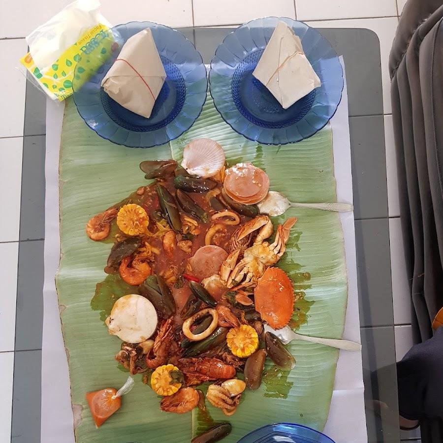 Seafood Senja, Paseh