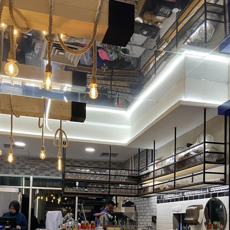 Daun Lada, Pakuwon Mall Solo Baru
