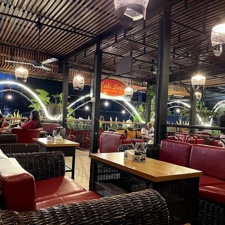 Madame Ching, Menteng