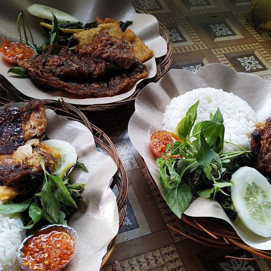 Warung Makan Bu Lusi (Special Penyet), Karangasem