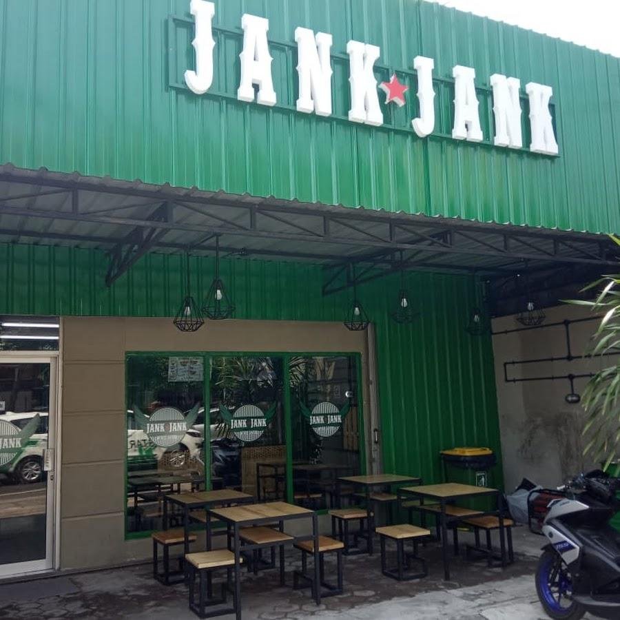 Jank Jank Wings, Taman Siswa