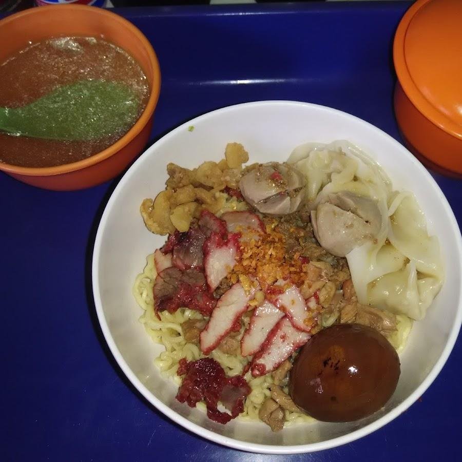 Bakmi Fajar 2, Apartmen Gading Nias Residens