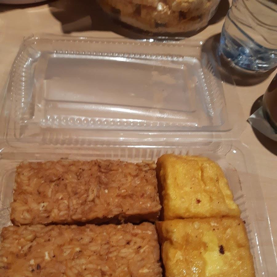 Ayam Geprek Nuklir, Baladewa