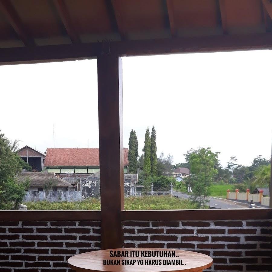 Omah Pojok, Pakem