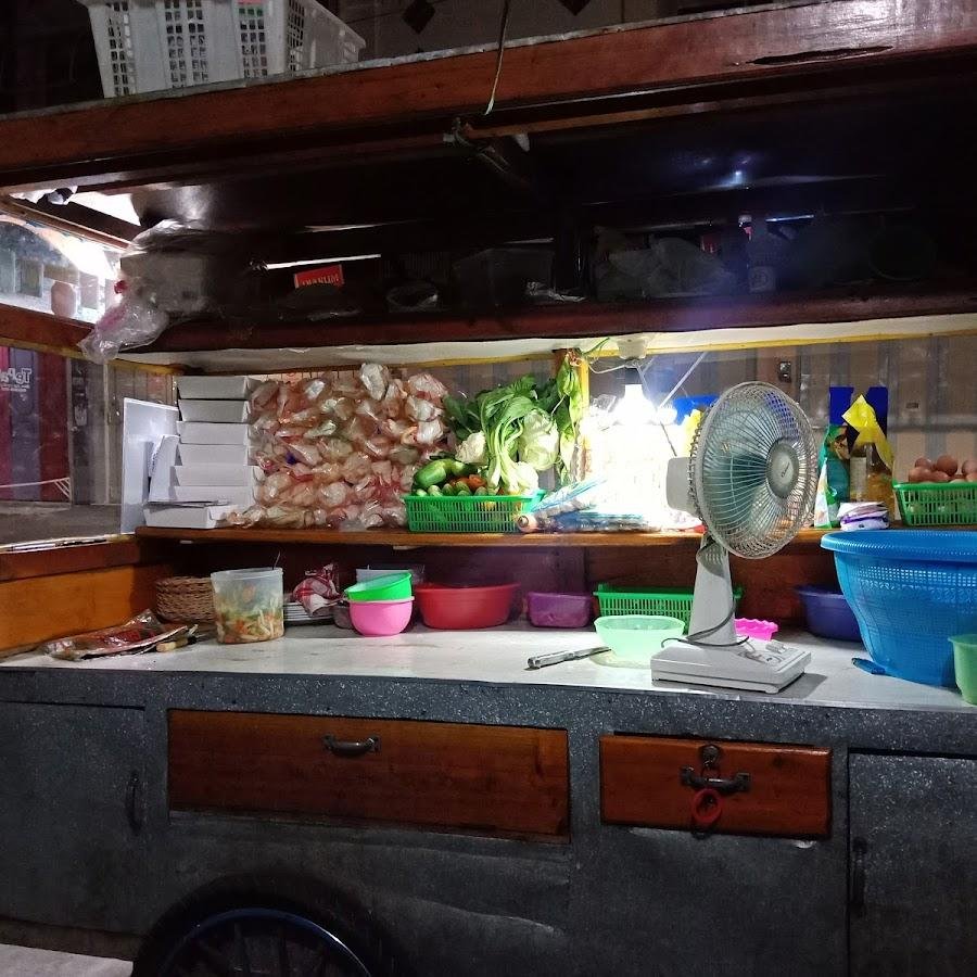 Nasi Goreng Gila Mezzaluna, Nanas
