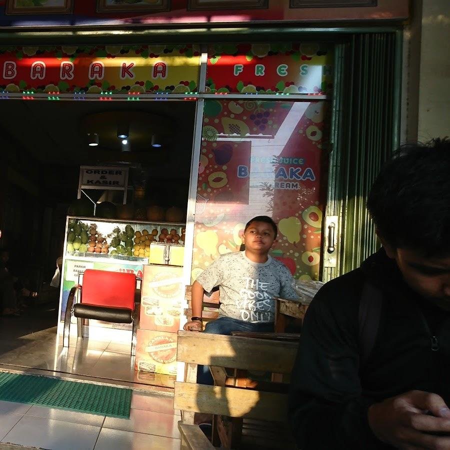 Jus Baraka Chocolate Dan Salad Buah, Laweyan