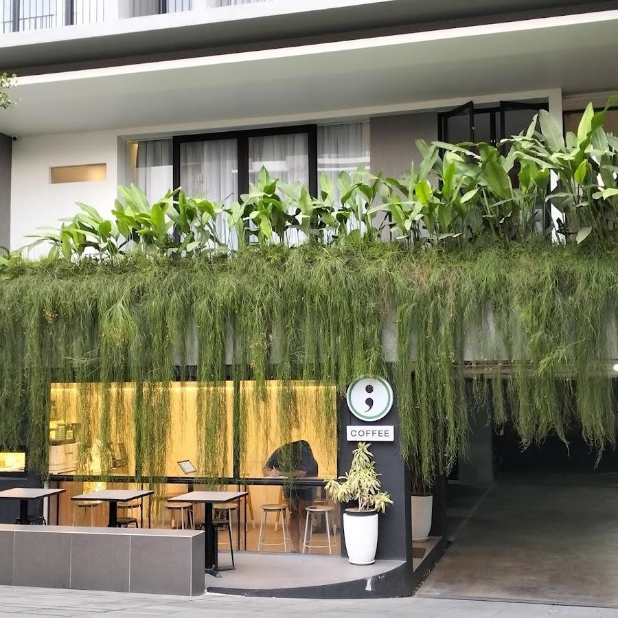 Kopi Titik Koma, Kuningan