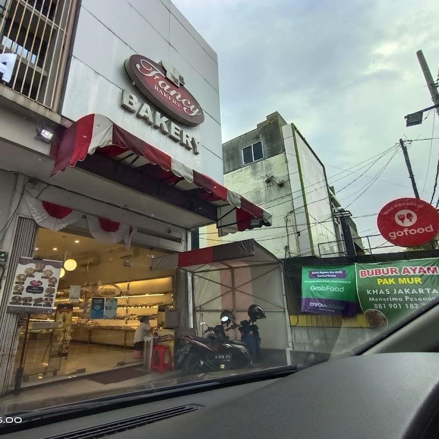 Fancy Bakery, Tembalang