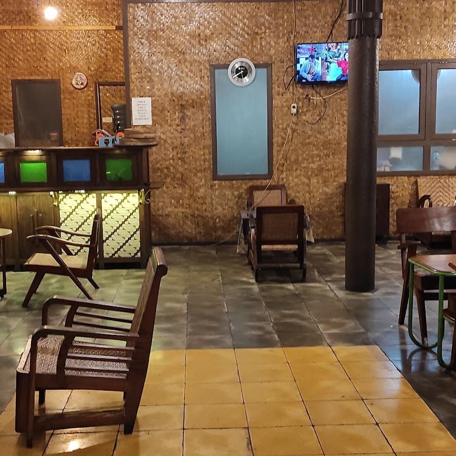 Warung Nasi Nini Anteh, Dewi Sartika