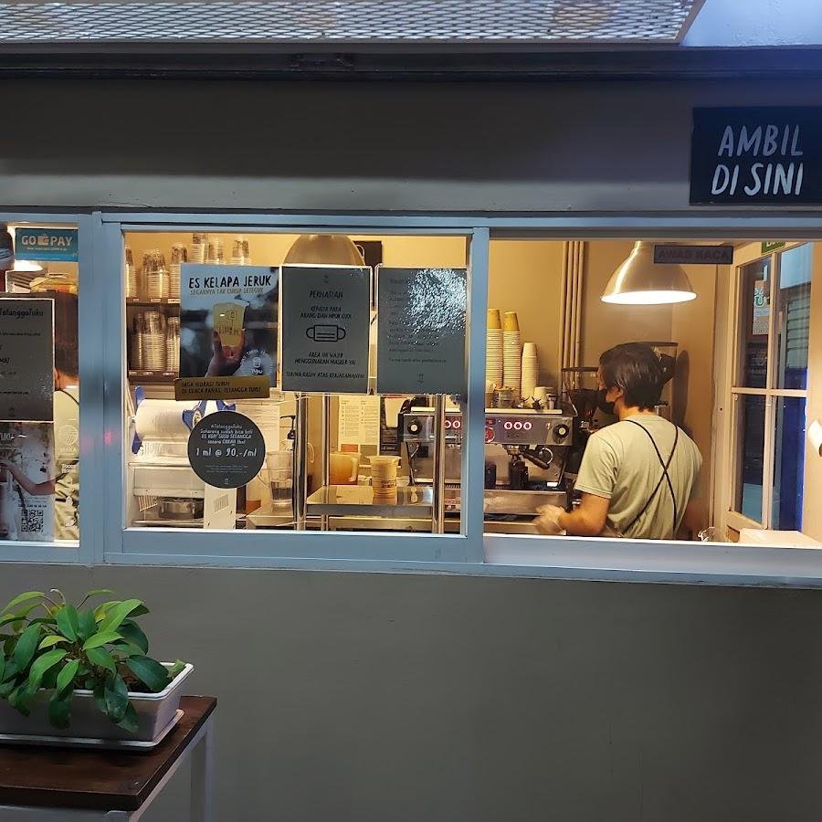 Toko Kopi Tuku, Pasar Santa