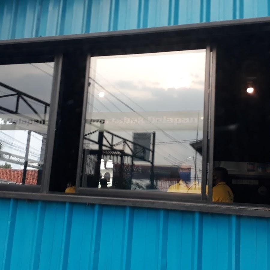 Martabak Delapan, Ceger Raya