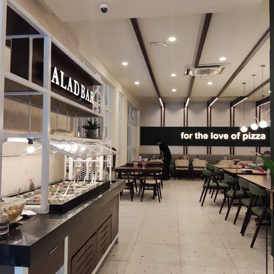 Pizza Hut Ristorante, Darmo