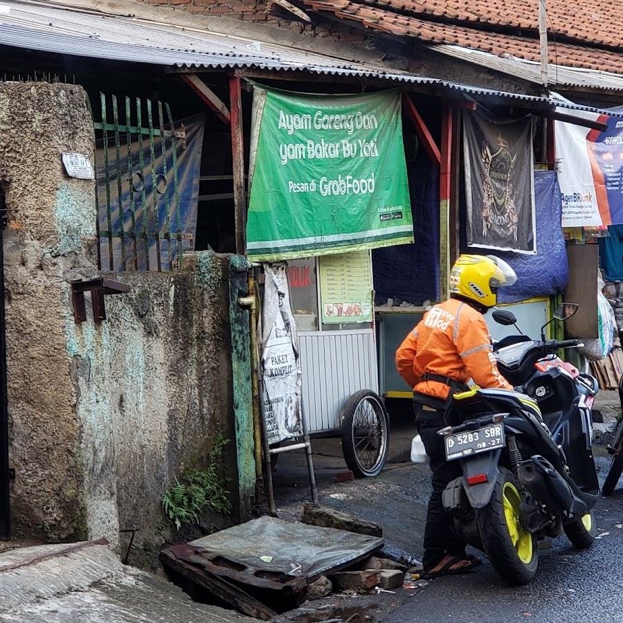 Warung Ayam Bakar & Goreng Bu Yati, Melong Tengah