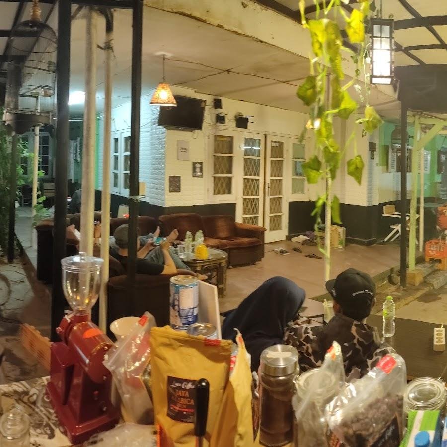 Minat Kopi, Klojen