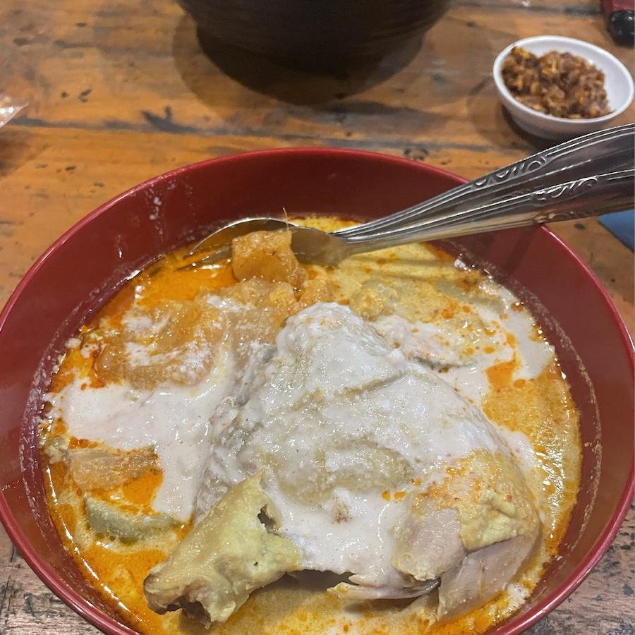 Kuliner Rusmini Sejak 1999, Ayam Bakar Kalasan, Nasi Gudeg & Lontong Capgomeh