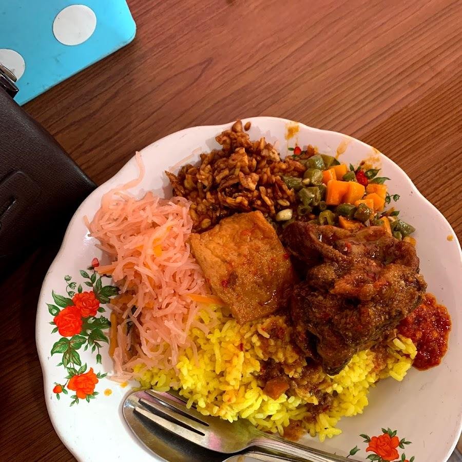 Hisana Fried Chicken, Perumnas Driyorejo