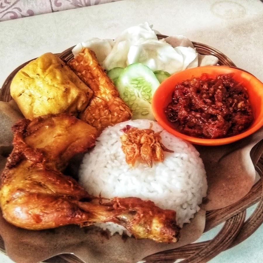 Ayam Geprek Aurel, Rawalumbu