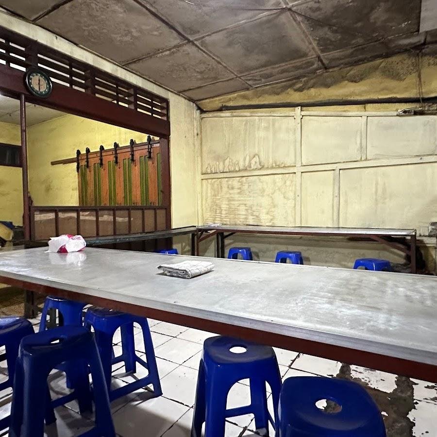 Warung Seafood Devi