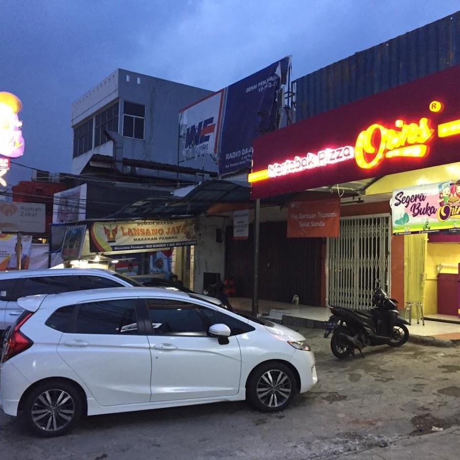 Martabak Pizza Orins, Radio Dalam