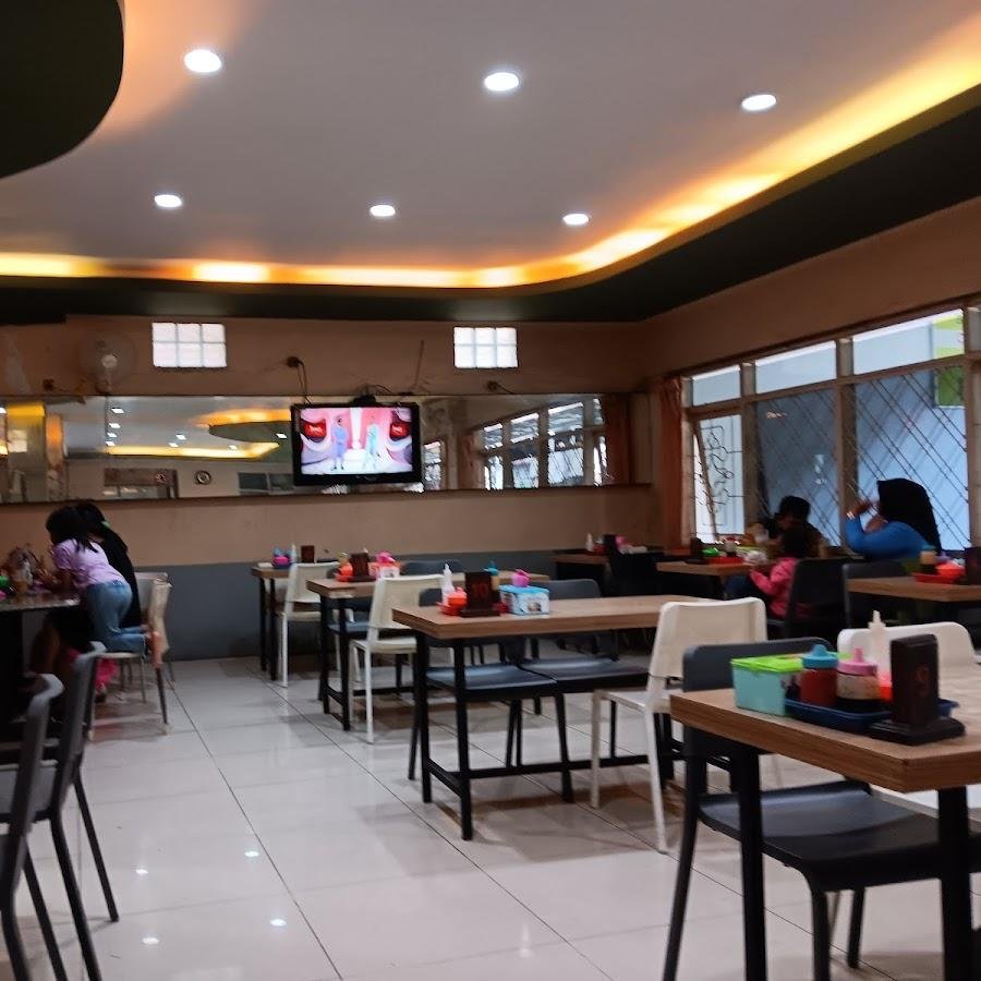 Es Cendol Elizabeth, Inhoftank