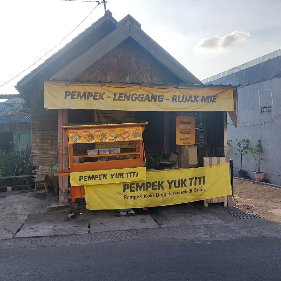 Pempek Yuk Titi, Condongcatur