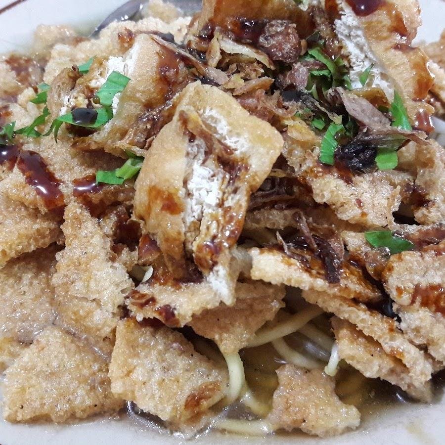 Mie Kopyok Pak Dhuwur, Pujasera Kyai Saleh