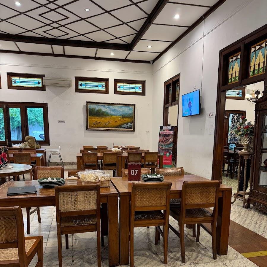 Ikan Goreng Cianjur, Slamet Riyadi