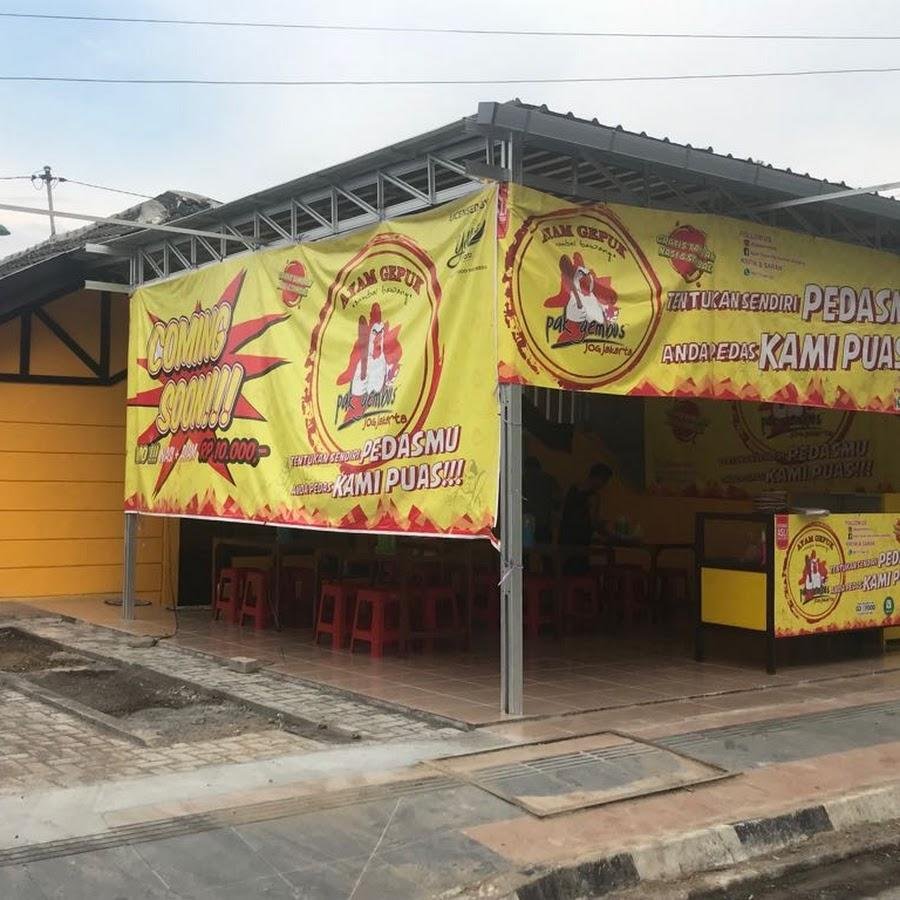 Ayam & Bebek Goreng Mbak Tyas, Tlogosari