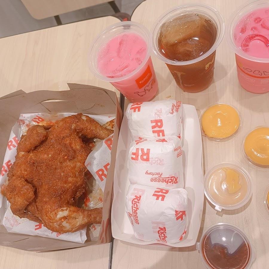 Richeese Factory, Merr Surabaya