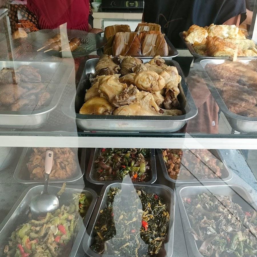Nasi Pecel Pincuk Bu Yati, Menteri Supeno