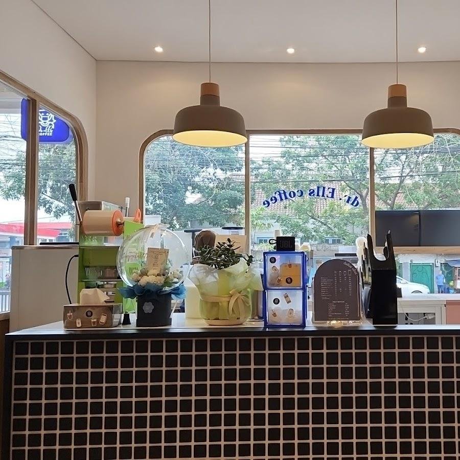 Kopi Dr Ells Coffee Sudirman, Klinik Coffee