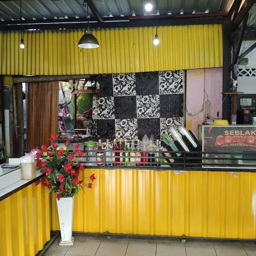 Seblak Gobyos, Siwalankerto