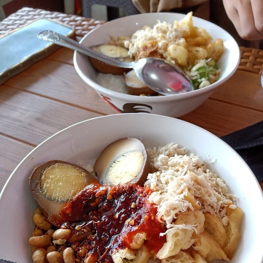 Bubur Ayam 579, Baturan