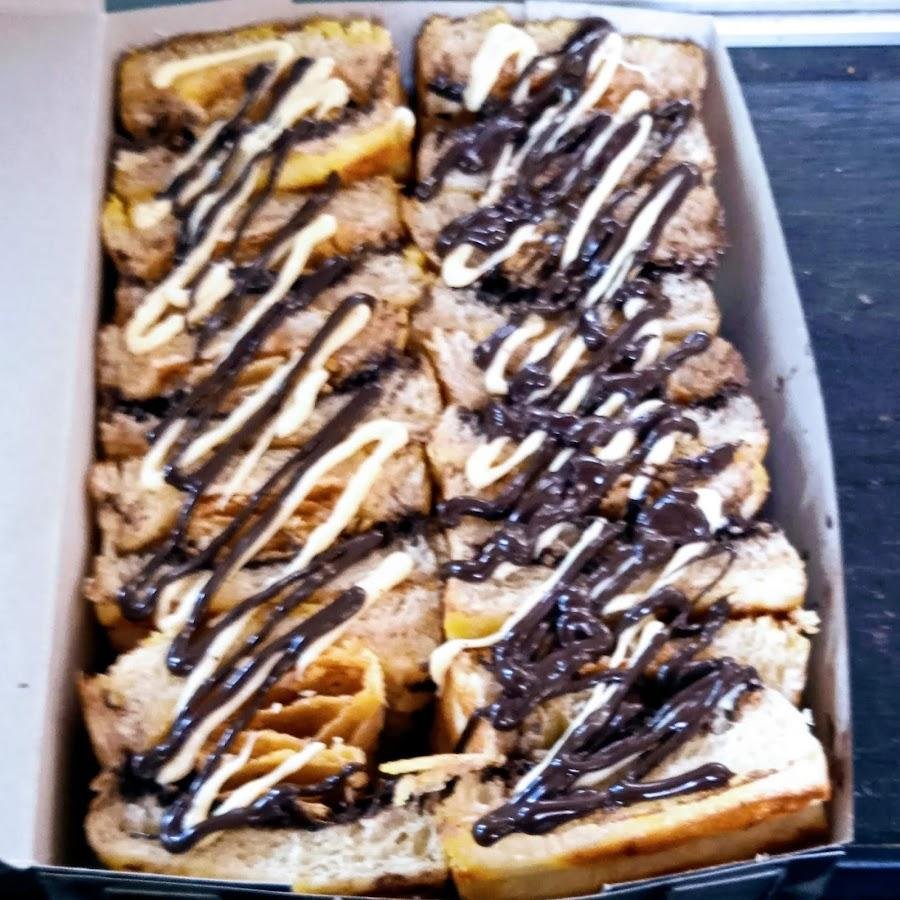 Cumlaude-Roti Bakar Premium, Padang Barat