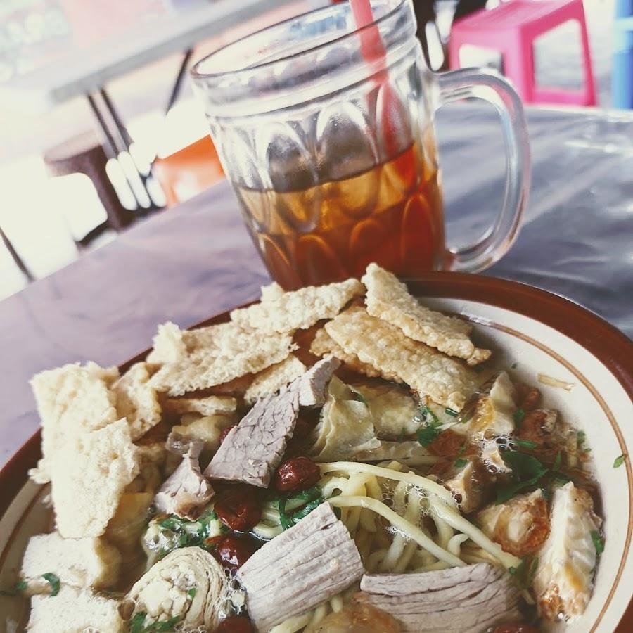 Bakmi Toprak dan Brambang Asem Mbah Sar, Banjarsari