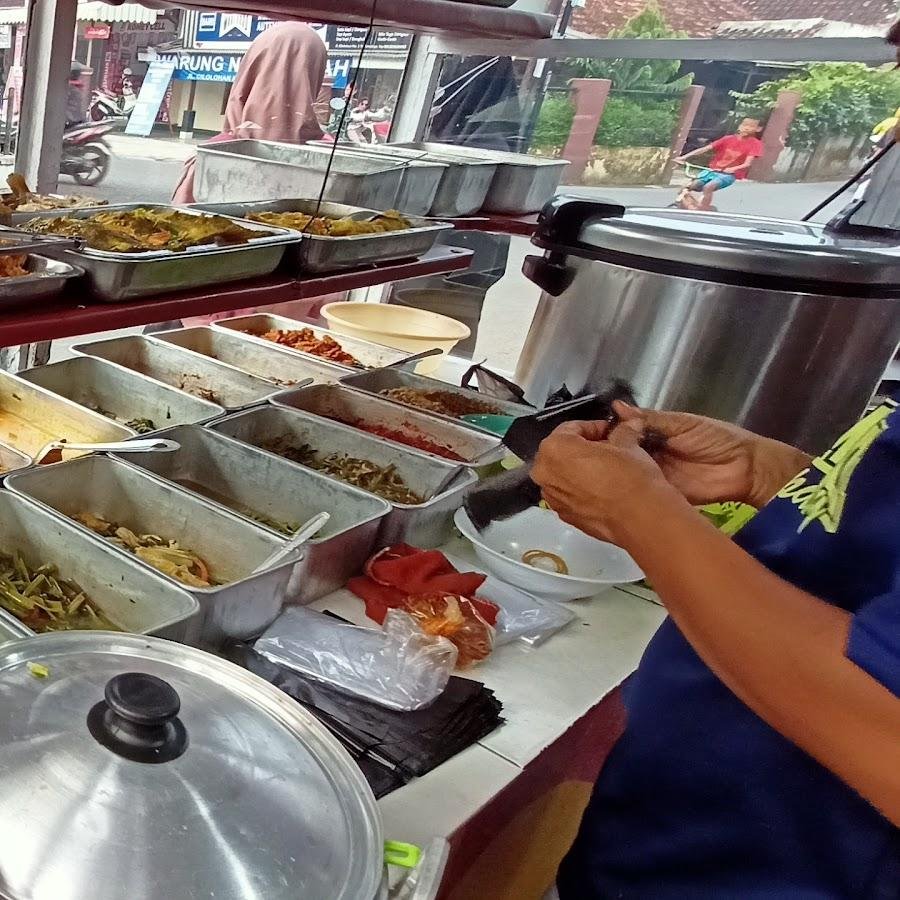 Warung Nasi Nyi Iteung Cilolohan, Cilolohan