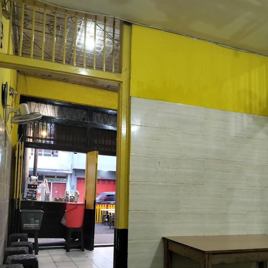 Ayam Gepuk Pa Gembus, Cirebon